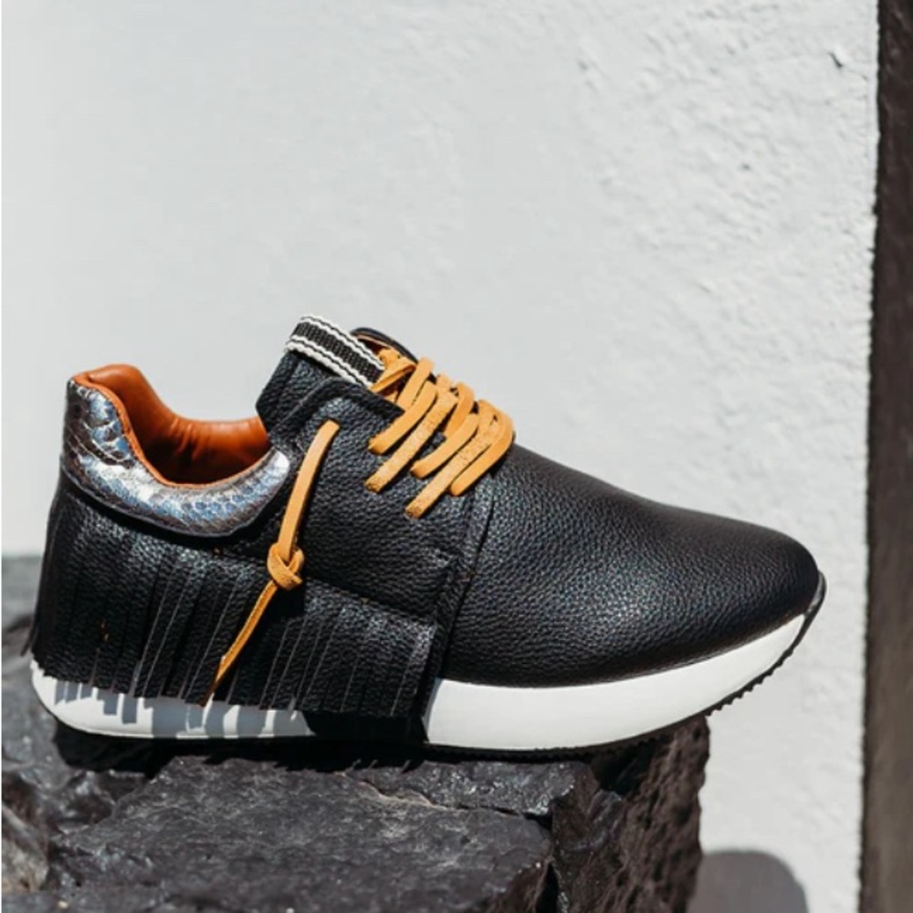 ShuShop size 8 peppa black shoe with leather fringe. New never worn